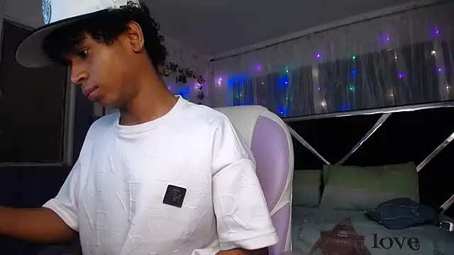 Santy bigcock 01 online show from 05-11-26, 02:45