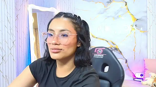 Snapshot of PEACHY_TAY chatting on 07-15-26, 11:37 PEACHY TAY online show from 07-15-26, 11:37
