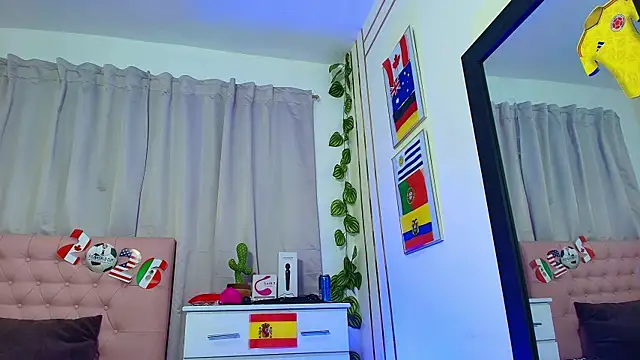 Snapshot of Lulu_swarts chatting on 07-05-26, 12:50 Lulu swarts online show from 07-05-26, 12:50