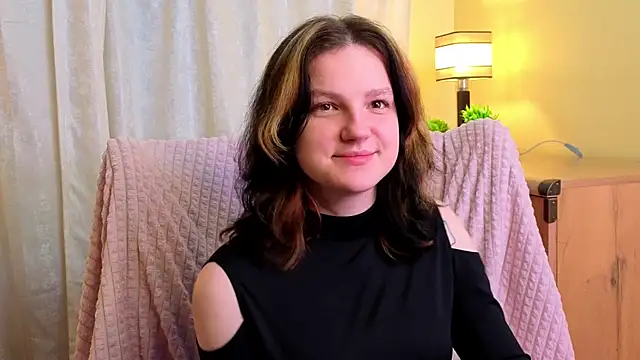 LatinaHuguenin online show from 04-08-26, 09:04