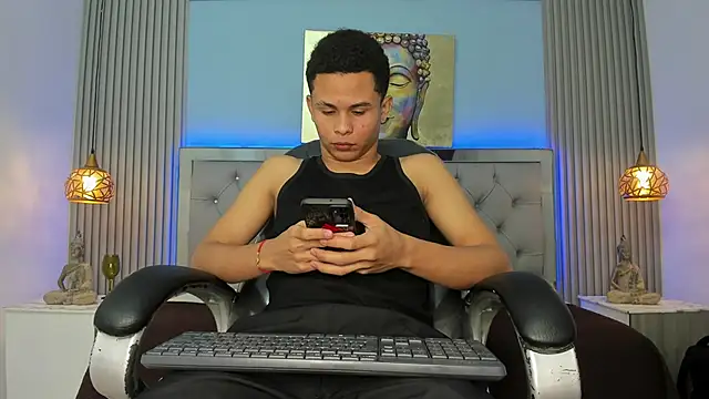 Snapshot of Liams18 chatting on 05-26-26, 03:46 Liams18 online show from 05-26-26, 03:46