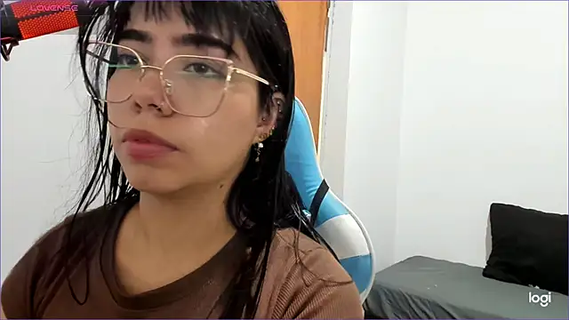 Eliza Blue online show from 12-22-25, 06:49