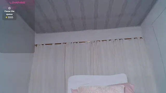 CoralReyes IH online show from 12-14-25, 11:04