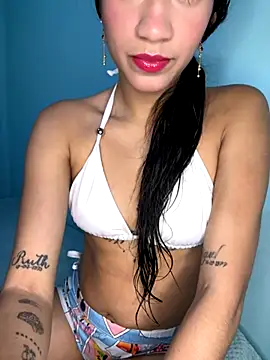 Snapshot of sofia_love05 chatting on 11-15-25, 06:00 sofia love05 online show from 11-15-25, 06:00