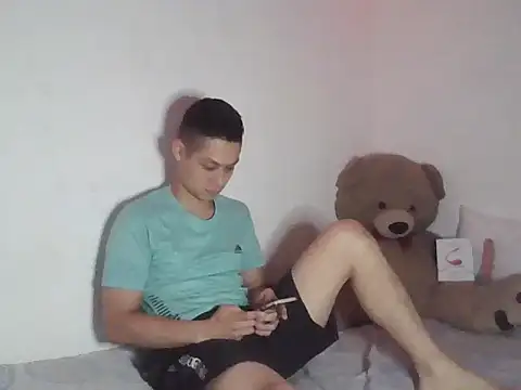 Snapshot of Elgladeador chatting on 11-11-25, 05:07 Elgladeador online show from 11-11-25, 05:07