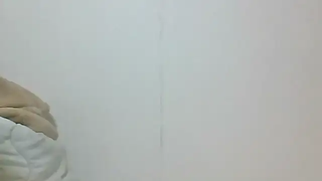 Snapshot of hiroto11058 chatting on 02-22-26, 12:36 hiroto11058 online show from 02-22-26, 12:36