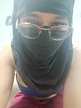 Snapshot of CandyLove_19 chatting on 11-11-25, 03:06 CandyLove 19 online show from 11-11-25, 03:06