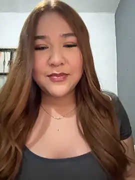 Snapshot of SarahcammOf chatting on 11-14-25, 11:35 SarahcammOf online show from 11-14-25, 11:35