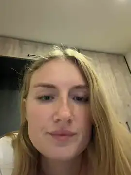 Snapshot of olliebells chatting on 06-30-26, 05:14 olliebells online show from 06-30-26, 05:14