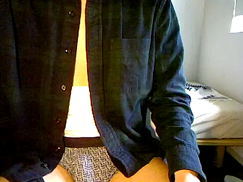 Snapshot of Taro070 chatting on 03-10-26, 04:17 Taro070 online show from 03-10-26, 04:17