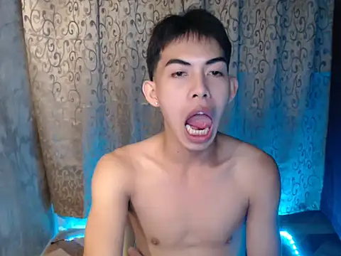 Urhotsilverboy online show from 11-23-25, 03:17