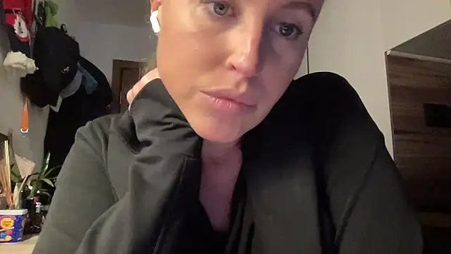 Ameli8 online show from 12-14-25, 03:28