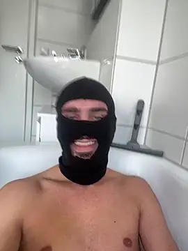 Snapshot of Germanboy81 chatting on 11-05-25, 02:39 Germanboy81 online show from 11-05-25, 02:39