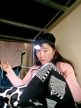 Snapshot of Helen_kelly chatting on 12-20-25, 05:36 Helen kelly online show from 12-20-25, 05:36