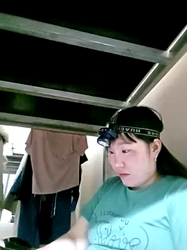 Snapshot of Helen_kelly chatting on 12-21-25, 01:29 Helen kelly online show from 12-21-25, 01:29