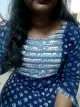 Snapshot of Keerthee_ chatting on 11-05-25, 01:33 Keerthee online show from 11-05-25, 01:33