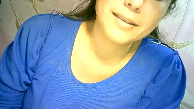 Snapshot of Zulreyna chatting on 07-16-26, 05:02 Zulreyna online show from 07-16-26, 05:02