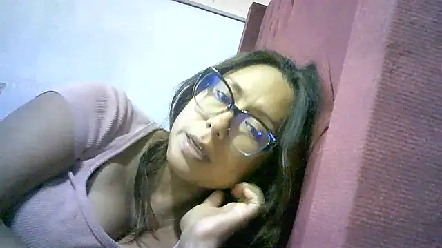 Snapshot of Zulreyna chatting on 07-29-26, 04:21 Zulreyna online show from 07-29-26, 04:21