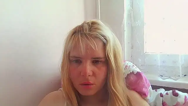 Snapshot of HornyElena chatting on 04-28-26, 10:20 HornyElena online show from 04-28-26, 10:20