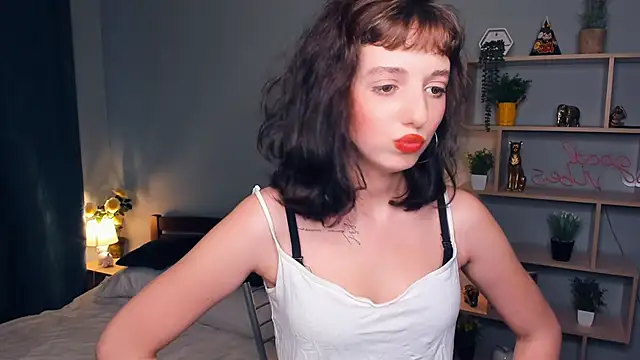 Snapshot of JannLedain chatting on 11-10-25, 06:45 JannLedain online show from 11-10-25, 06:45