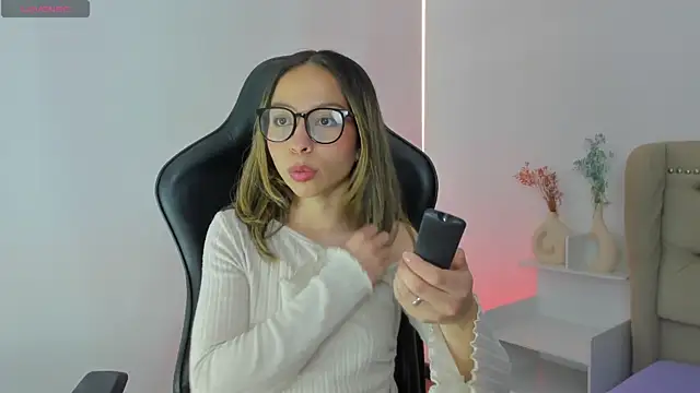 LuluuBerry online show from 11-22-25, 12:59