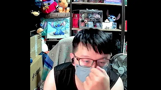 Snapshot of kk05483 chatting on 05-10-26, 04:12 kk05483 online show from 05-10-26, 04:12