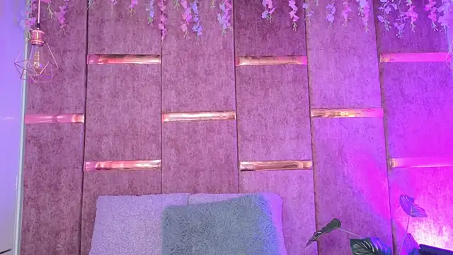  ViolletteNoir  online show from 12-20-25, 08:27