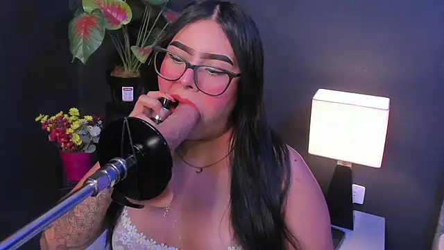 Amy whittee online show from 04-13-26, 03:45