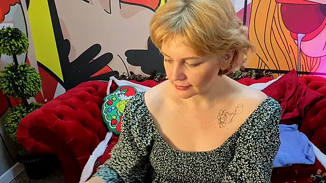 AmaraNights online show from 12-17-25, 08:20