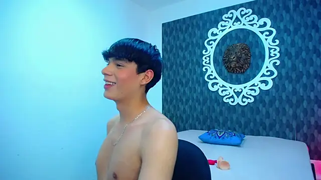 Snapshot of Isaac_Kurtt chatting on 11-07-25, 04:56 Isaac Kurtt online show from 11-07-25, 04:56