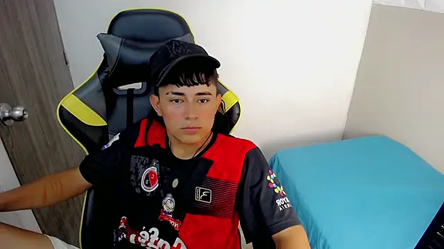 Tatann 18 online show from 11-20-25, 08:41