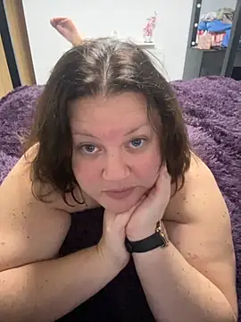 Snapshot of RealWoman84 chatting on 11-13-25, 05:34 RealWoman84 online show from 11-13-25, 05:34