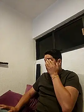 Snapshot of yayo_33 chatting on 04-11-26, 03:00 yayo 33 online show from 04-11-26, 03:00