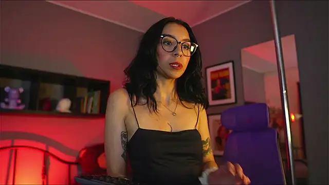 Snapshot of aura_Soul_ chatting on 11-07-25, 04:45 aura Soul online show from 11-07-25, 04:45