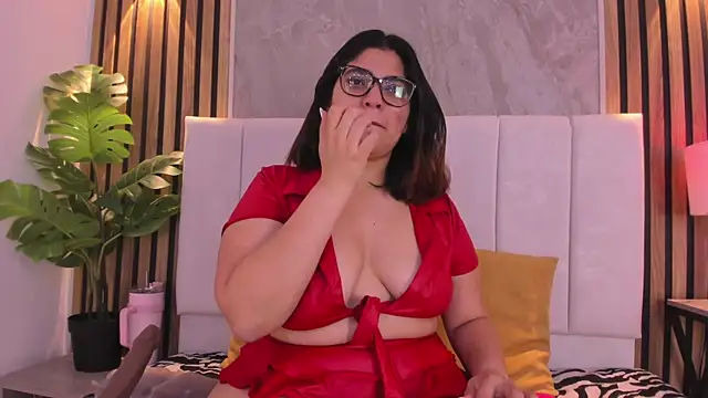 Snapshot of Carlotta_de_velour chatting on 06-21-26, 03:20 Carlotta de velour online show from 06-21-26, 03:20