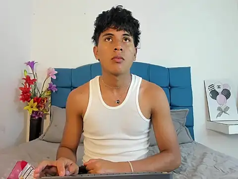 Valentino Lane online show from 01-14-26, 02:06