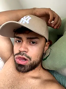 Snapshot of Stevenn_51 chatting on 11-11-25, 02:50 Stevenn 51 online show from 11-11-25, 02:50