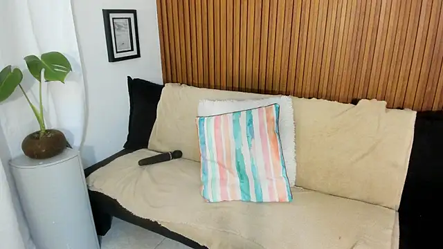 Mia girl123 online show from 04-05-26, 04:53