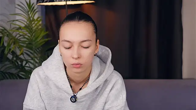 Snapshot of IvetteZermeno chatting on 11-11-25, 10:37 IvetteZermeno online show from 11-11-25, 10:37