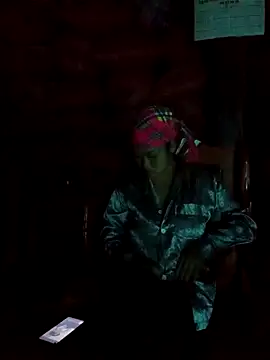 Snapshot of Mabel-122 chatting on 11-11-25, 02:00 Mabel-122 online show from 11-11-25, 02:00