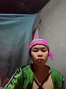 Snapshot of Mabel-122 chatting on 11-17-25, 12:49 Mabel-122 online show from 11-17-25, 12:49