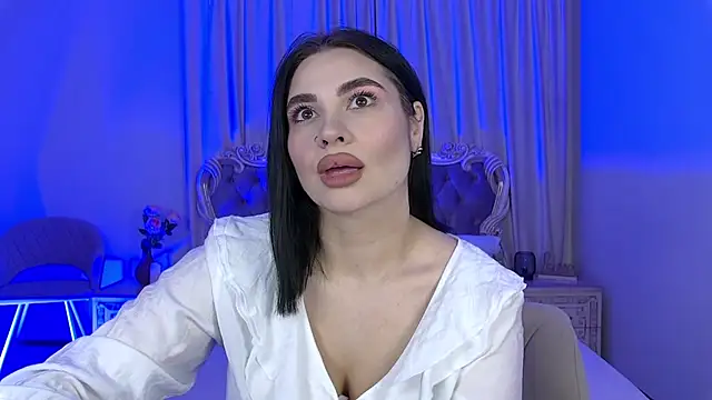 AdrianaTorres online show from 11-17-25, 07:08