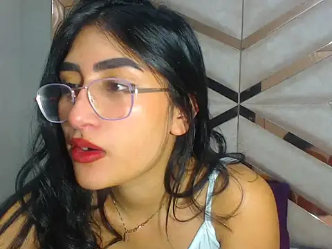 HannaLis online show from 12-14-25, 03:34