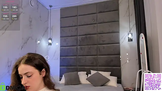 Snapshot of moon_sanny chatting on 05-07-26, 01:11 moon sanny online show from 05-07-26, 01:11