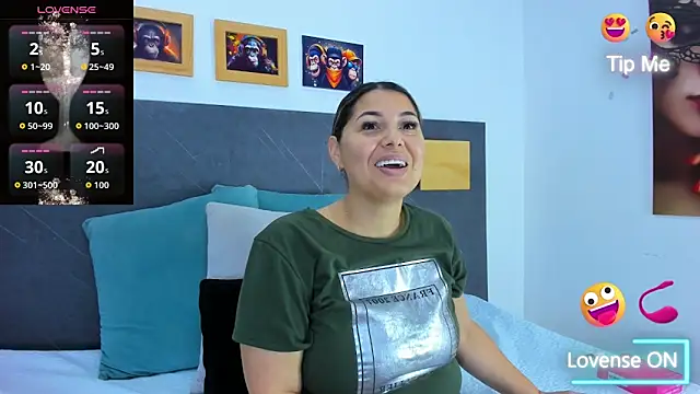 Snapshot of Andhrea_Vale chatting on 02-10-26, 11:58 Andhrea Vale online show from 02-10-26, 11:58