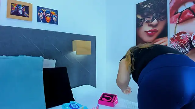 Andhrea Vale online show from 03-19-26, 12:09