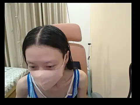 Lil-Cherries online show from 05-05-26, 11:07