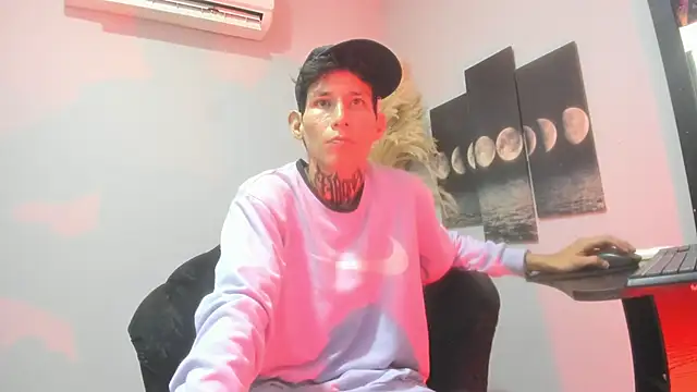 Snapshot of David_Power chatting on 11-12-25, 03:40 David Power online show from 11-12-25, 03:40