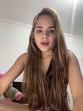 Snapshot of Sara__Secret chatting on 11-16-25, 02:50 Sara Secret online show from 11-16-25, 02:50