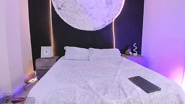 ZarinaWynne online show from 11-17-25, 08:25